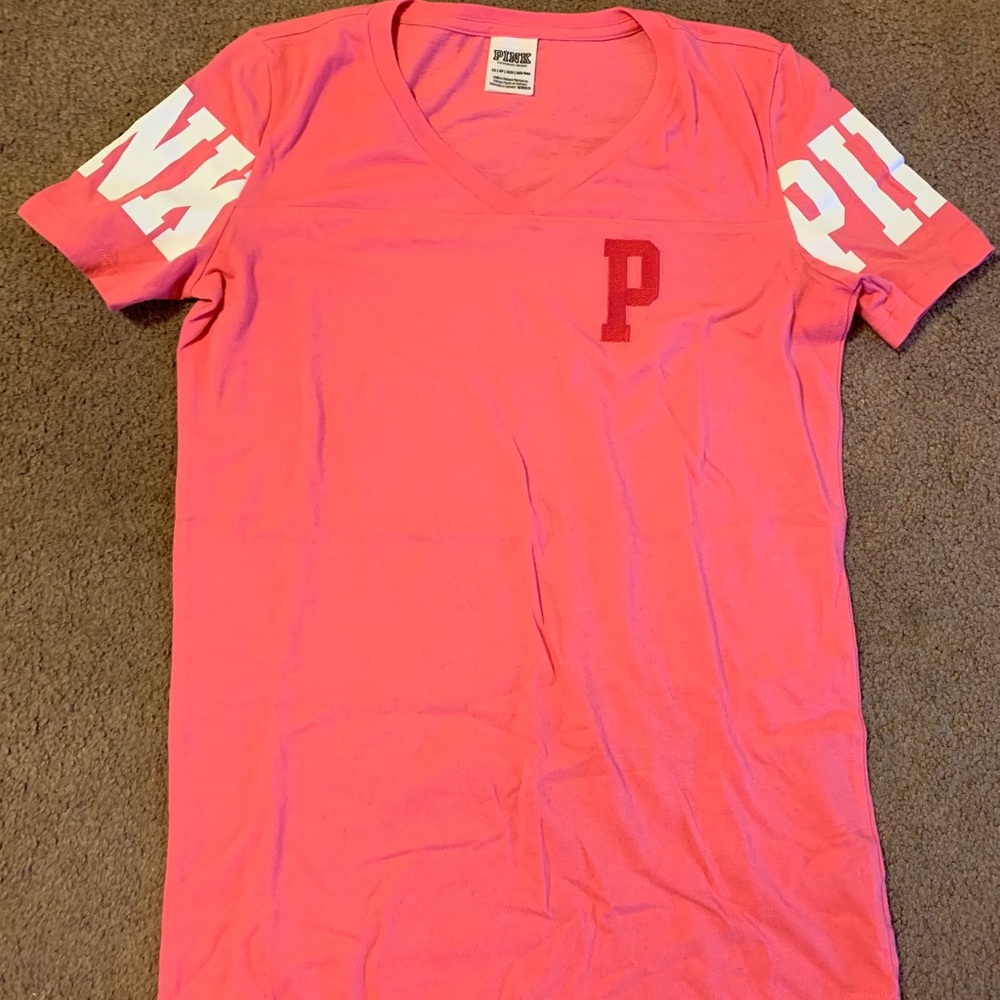 PINK tee shirt. NEVER WORN